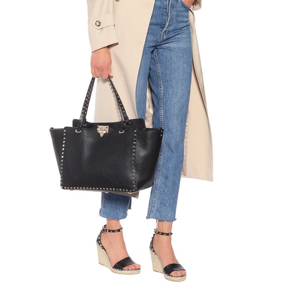 NEW Valentino Rockstud Medium Grainy Leather Crossbody 2 Way Tote - Picture 5 of 17